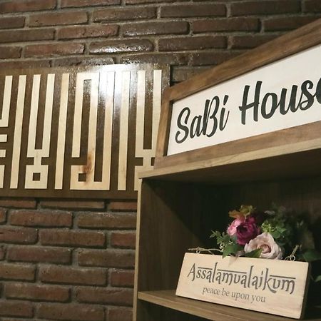 Sabi Guest House - Strategic Family -Married Couples Only- Hostel In Prawirotaman Yogyakarta Esterno foto