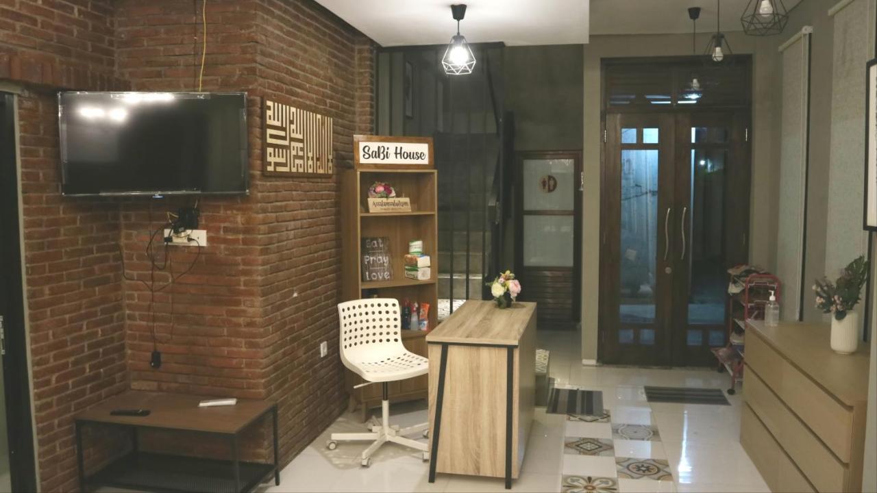 Sabi Guest House - Strategic Family -Married Couples Only- Hostel In Prawirotaman Yogyakarta Esterno foto
