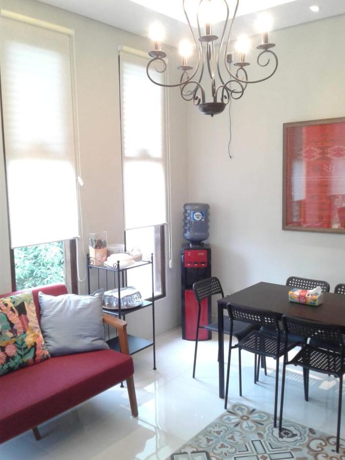 Sabi Guest House - Strategic Family -Married Couples Only- Hostel In Prawirotaman Yogyakarta Esterno foto