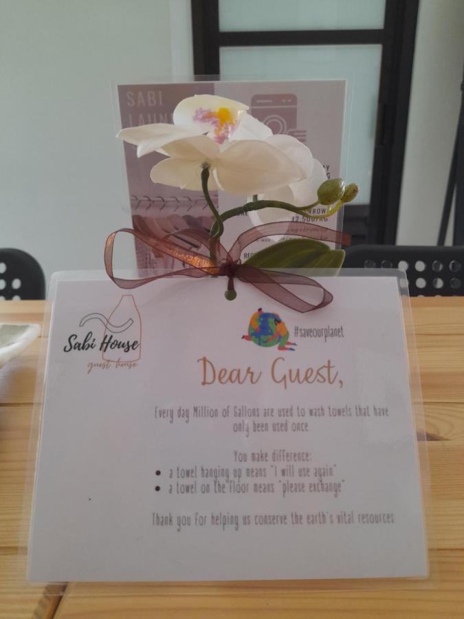 Sabi Guest House - Strategic Family -Married Couples Only- Hostel In Prawirotaman Yogyakarta Esterno foto
