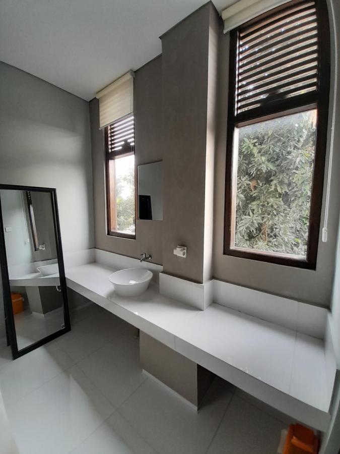 Sabi Guest House - Strategic Family -Married Couples Only- Hostel In Prawirotaman Yogyakarta Esterno foto