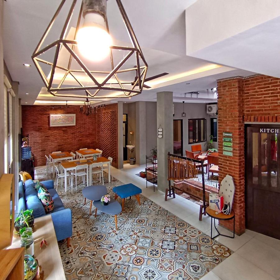 Sabi Guest House - Strategic Family -Married Couples Only- Hostel In Prawirotaman Yogyakarta Esterno foto