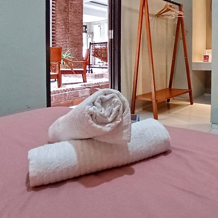 Sabi Guest House - Strategic Family -Married Couples Only- Hostel In Prawirotaman Yogyakarta Esterno foto