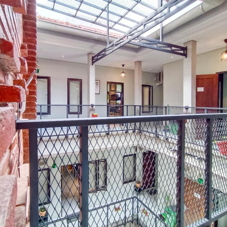 Sabi Guest House - Strategic Family -Married Couples Only- Hostel In Prawirotaman Yogyakarta Esterno foto