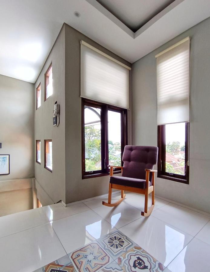 Sabi Guest House - Strategic Family -Married Couples Only- Hostel In Prawirotaman Yogyakarta Esterno foto