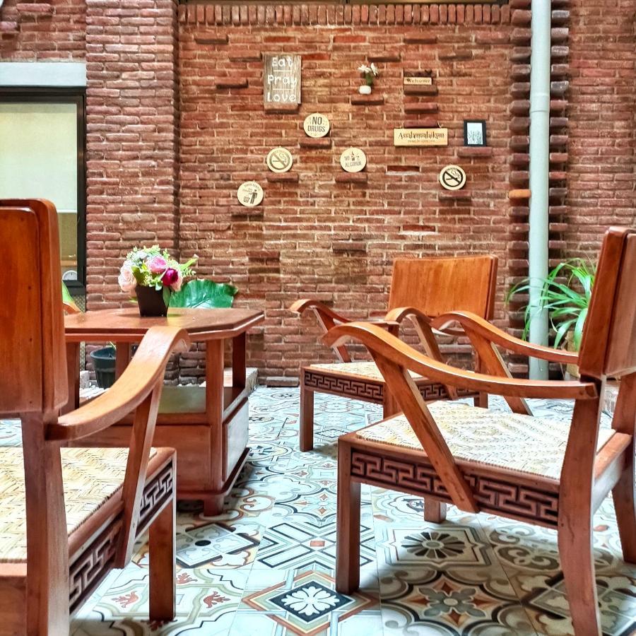 Sabi Guest House - Strategic Family -Married Couples Only- Hostel In Prawirotaman Yogyakarta Esterno foto